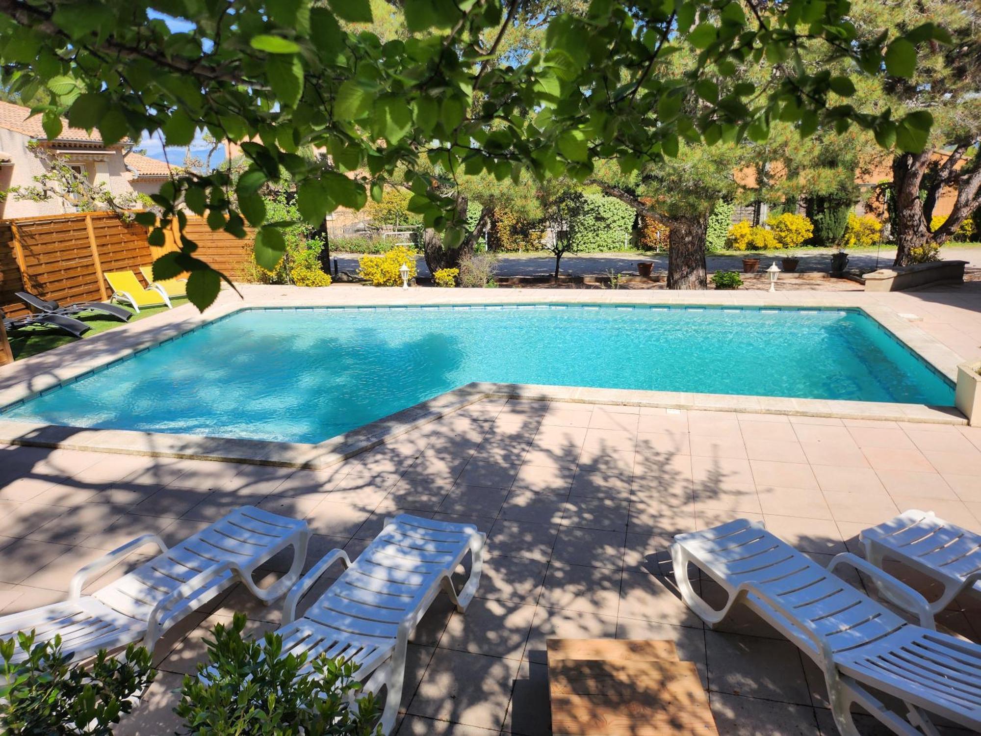 Domaine Les Gendalis Panzió Saint-Saturnin-lès-Avignon Kültér fotó