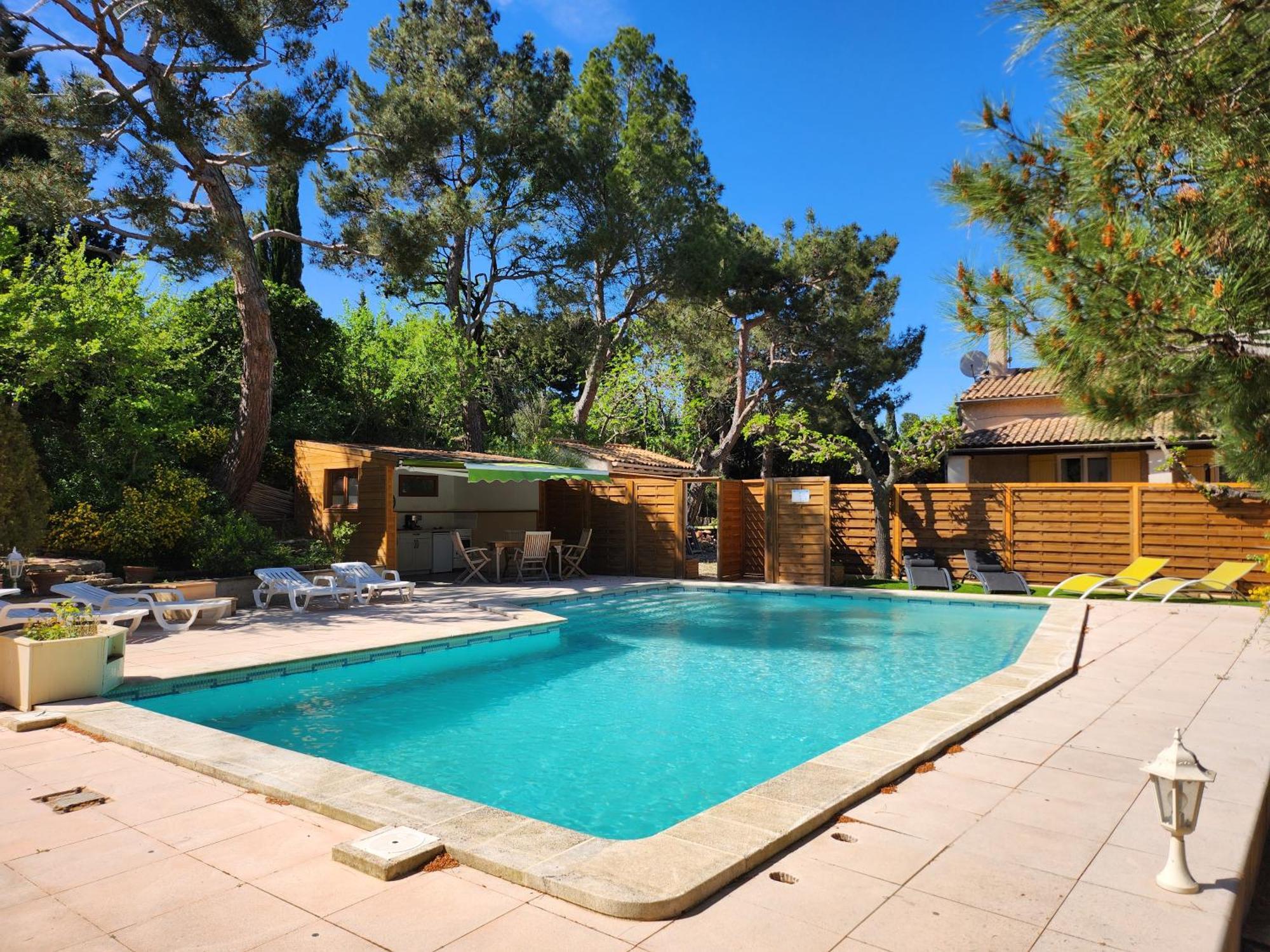 Domaine Les Gendalis Panzió Saint-Saturnin-lès-Avignon Kültér fotó