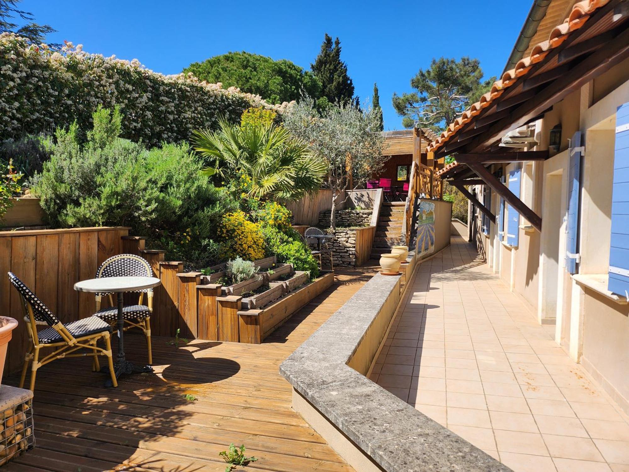Domaine Les Gendalis Panzió Saint-Saturnin-lès-Avignon Kültér fotó